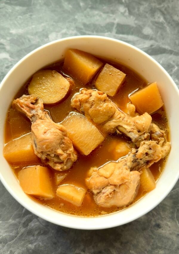 Japanese Braised Chicken with Daikon Radish(Rice Cooker Recipe)